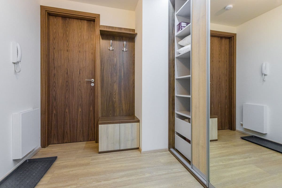 Prenájom bytu 35 m², Hlaváčkova, Praha, Praha Prenájom bytu 35 m², Hlaváčkova, Praha, Praha