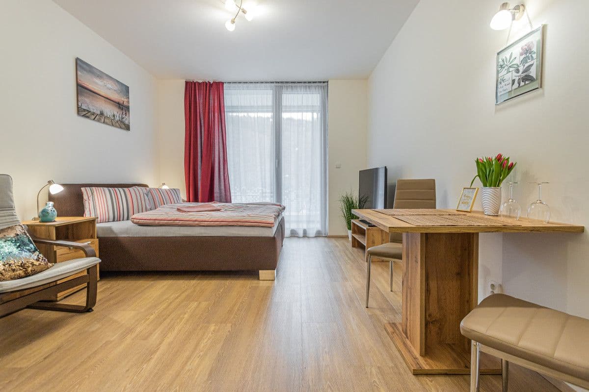 Prenájom bytu 35 m², Hlaváčkova, Praha, Praha Prenájom bytu 35 m², Hlaváčkova, Praha, Praha