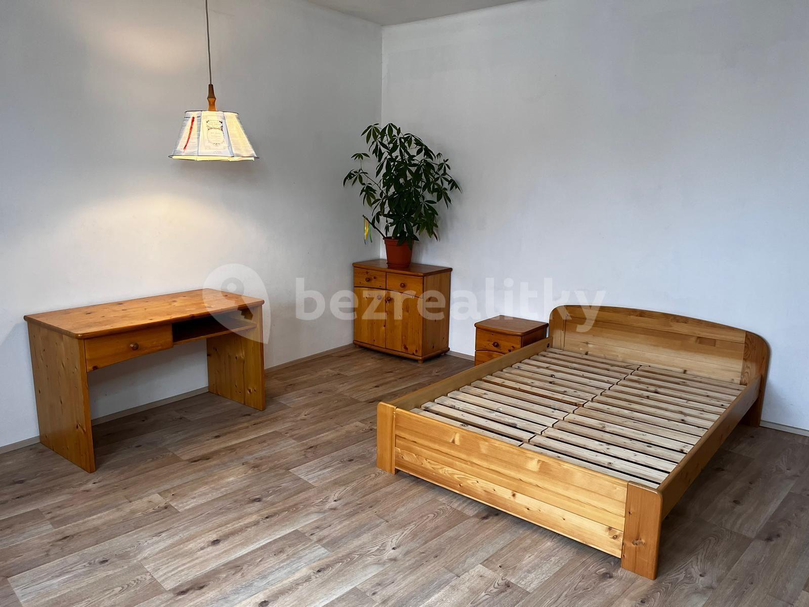 Prenájom bytu 2-izbový 55 m², Oskara Nedbala, Hradec Králové, Královéhradecký kraj