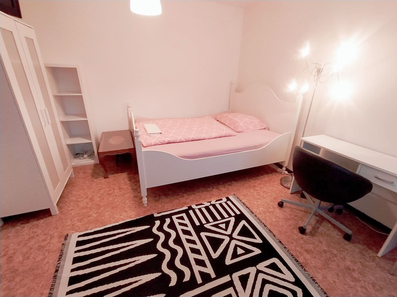 Prenájom bytu 80 m², Voskovcova, Praha, Praha Prenájom bytu 80 m², Voskovcova, Praha, Praha