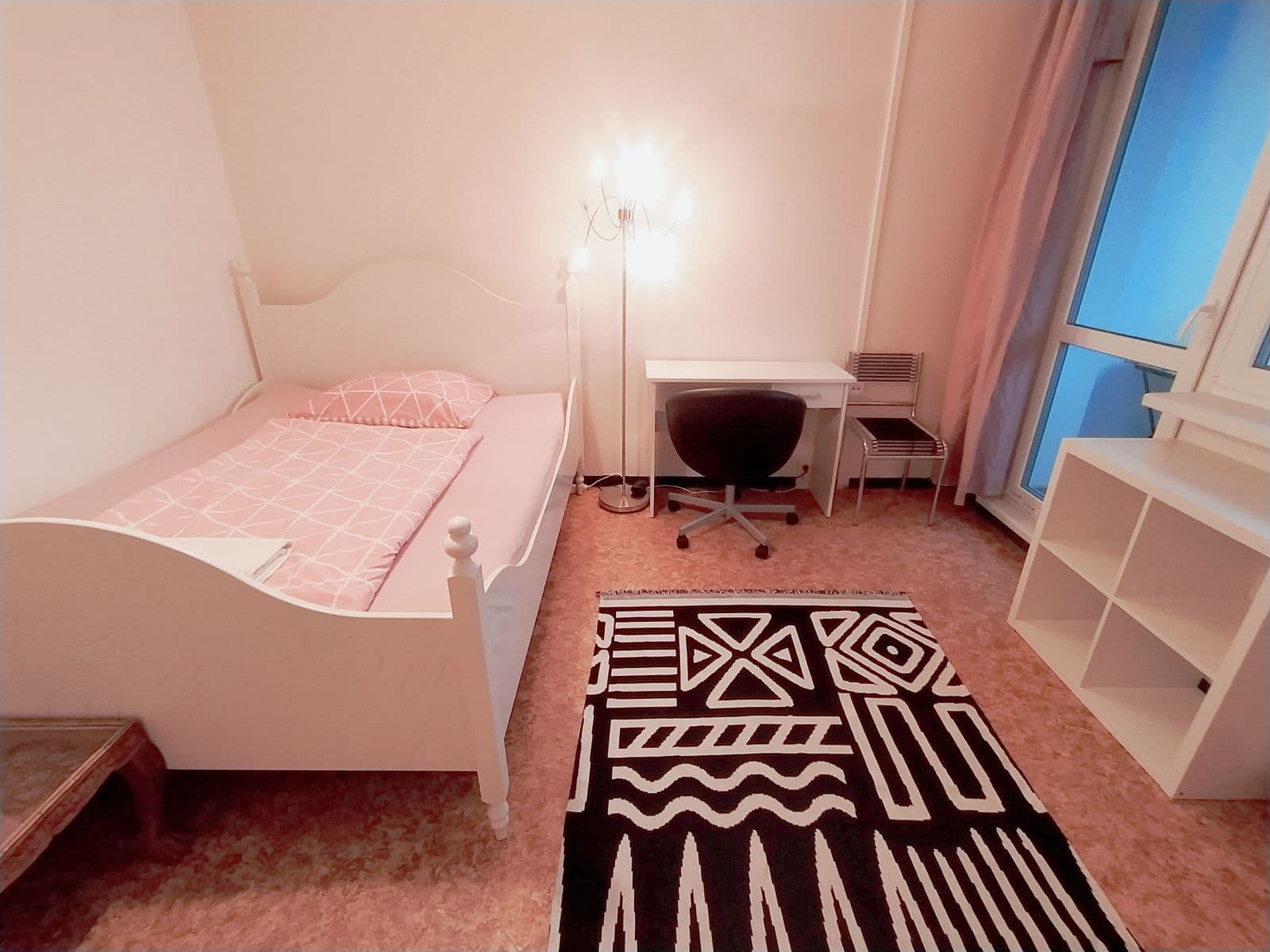 Prenájom bytu 80 m², Voskovcova, Praha, Praha Prenájom bytu 80 m², Voskovcova, Praha, Praha