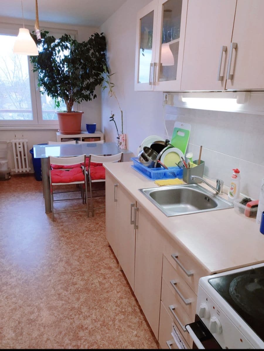 Prenájom bytu 80 m², Voskovcova, Praha, Praha Prenájom bytu 80 m², Voskovcova, Praha, Praha