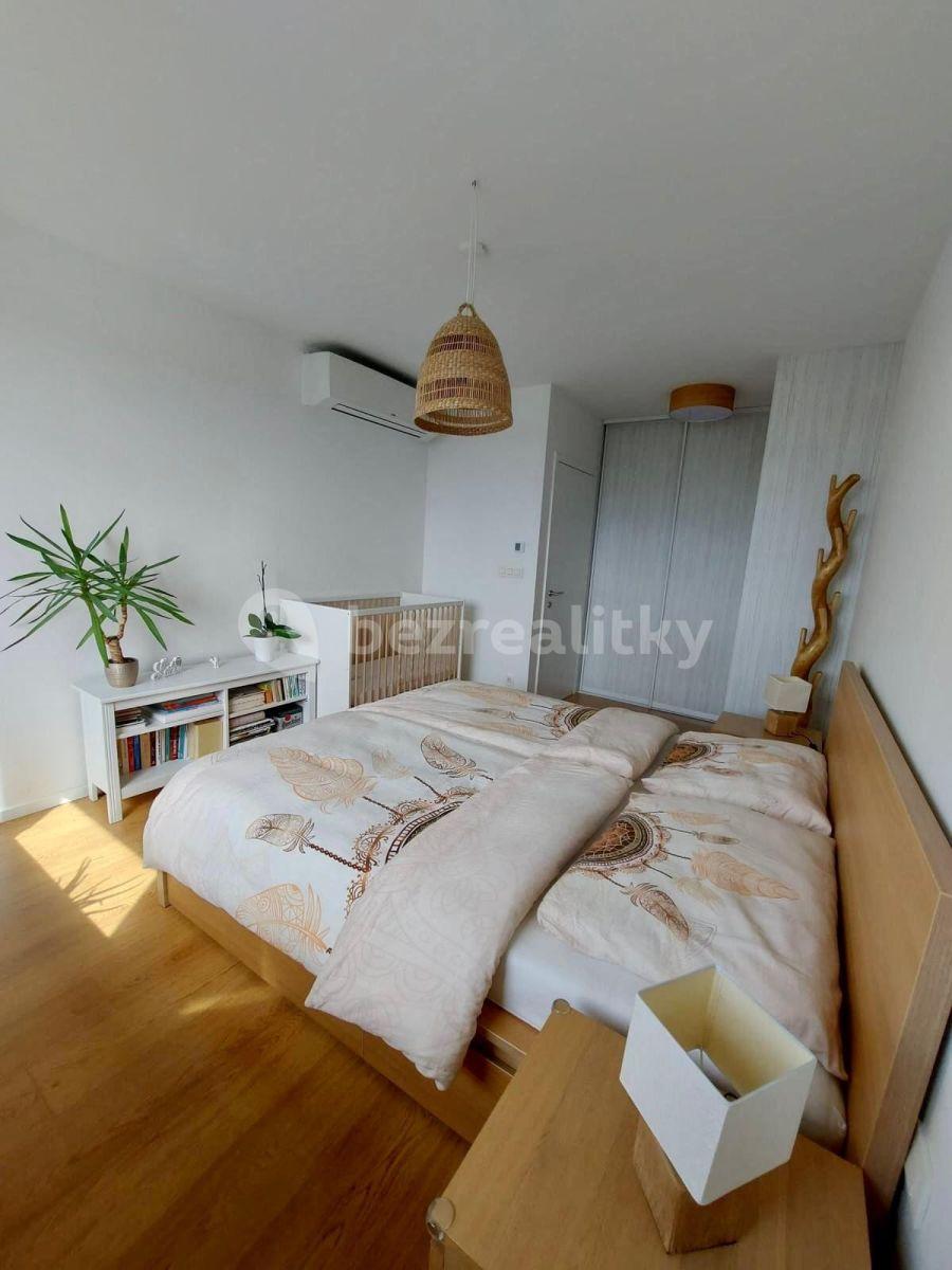 Prenájom bytu 2-izbový 51 m², Zadunajská cesta, Petržalka, Bratislavský kraj