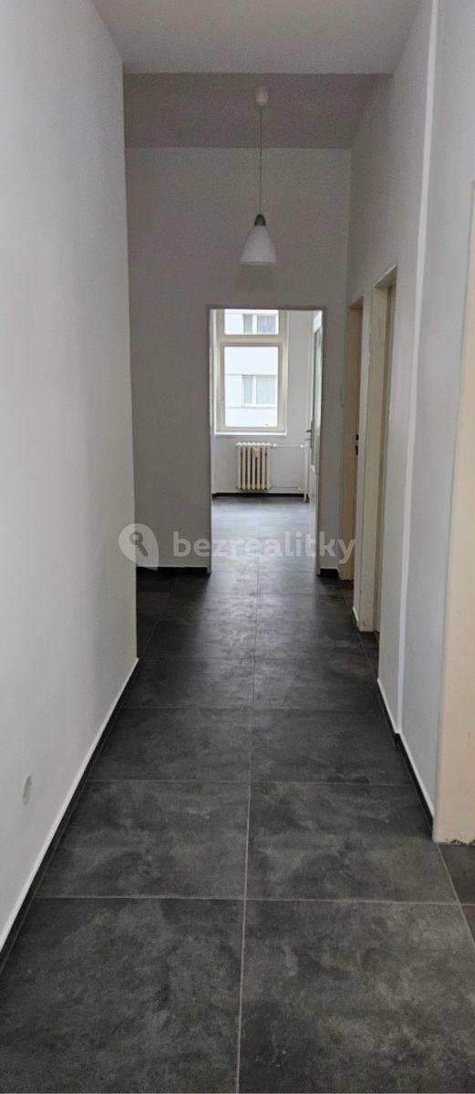 Prenájom bytu 3-izbový 69 m², Sudoměřská, Praha, Praha