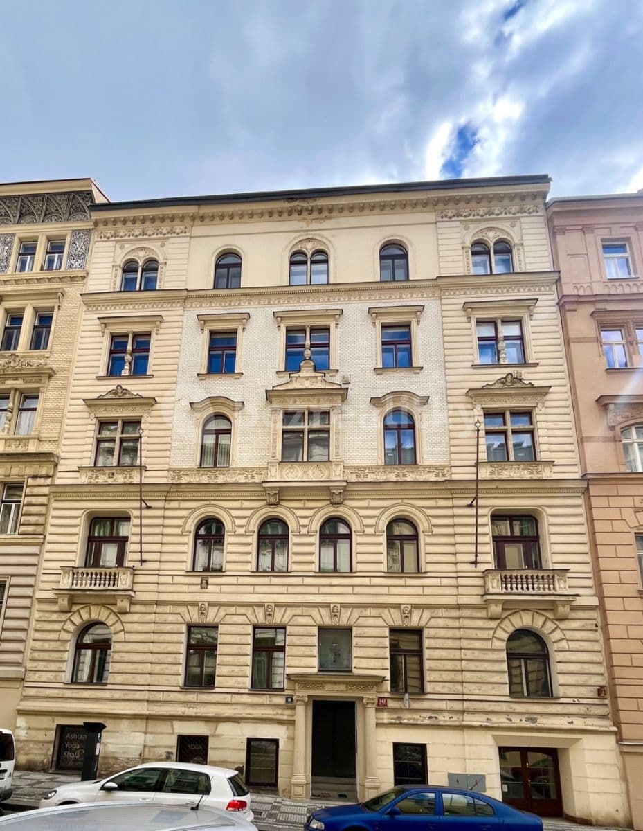 Prenájom bytu 7-izbový 250 m², Trojanova, Praha, Praha Prenájom bytu 7-izbový 250 m², Trojanova, Praha, Praha