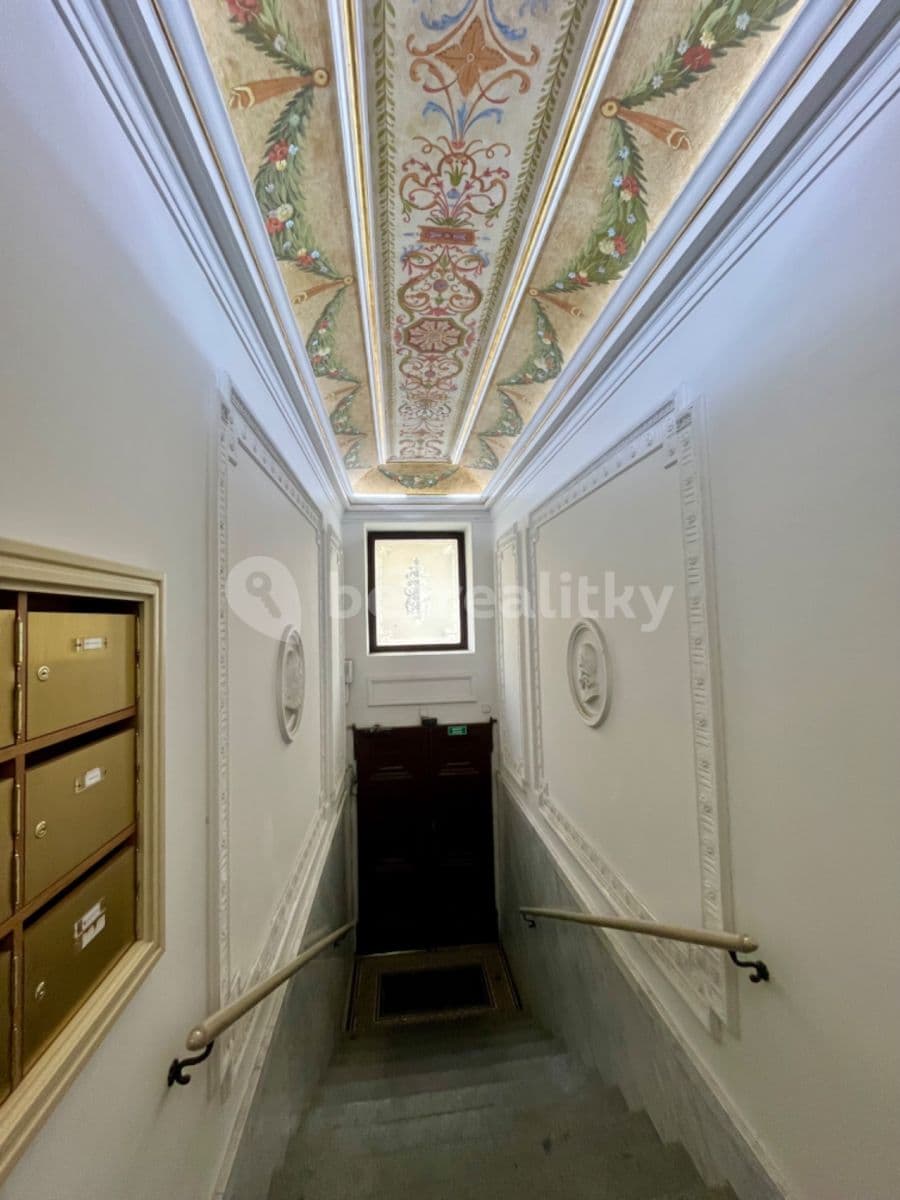 Prenájom bytu 7-izbový 250 m², Trojanova, Praha, Praha Prenájom bytu 7-izbový 250 m², Trojanova, Praha, Praha