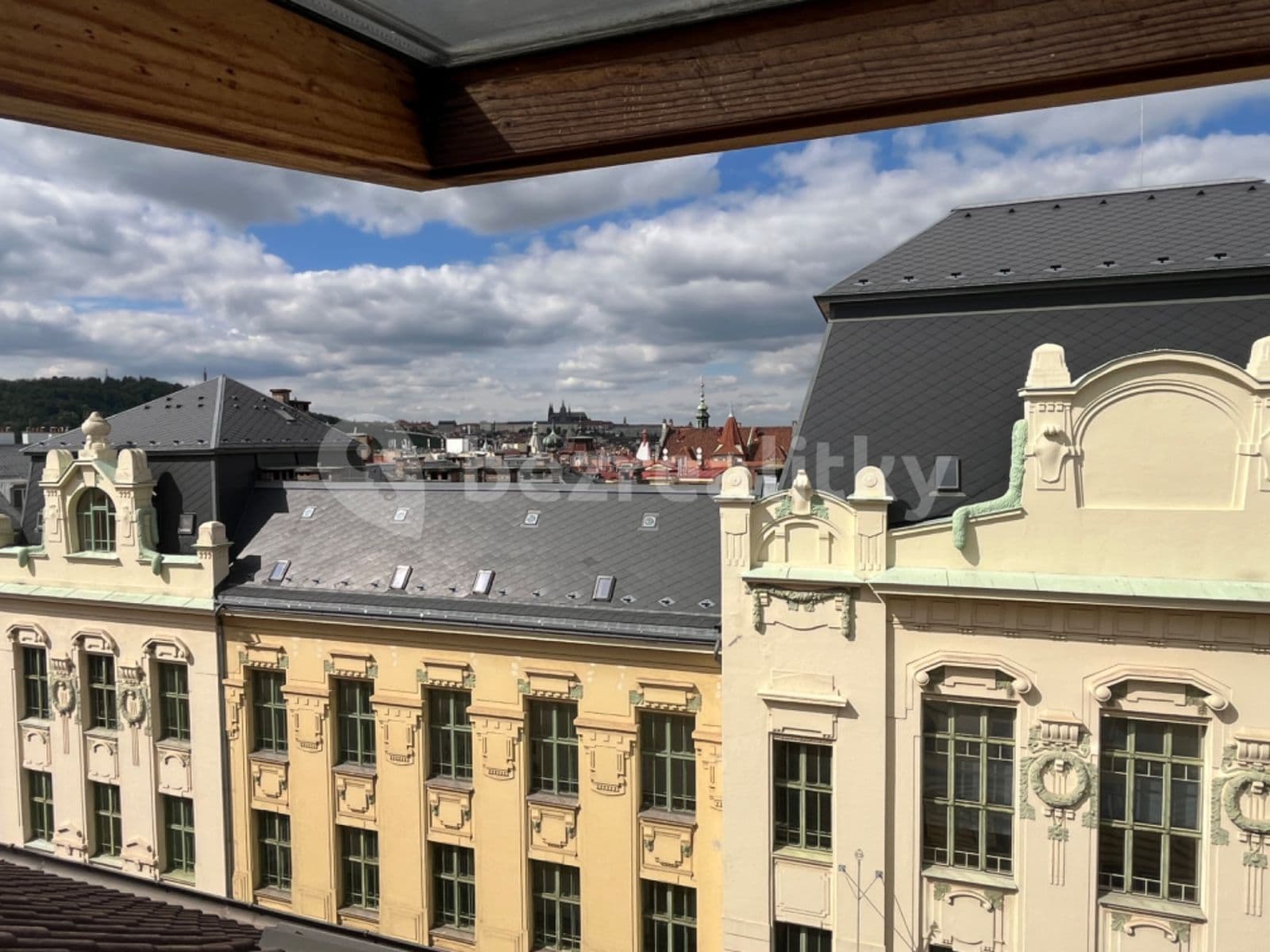 Prenájom bytu 7-izbový 250 m², Trojanova, Praha, Praha Prenájom bytu 7-izbový 250 m², Trojanova, Praha, Praha