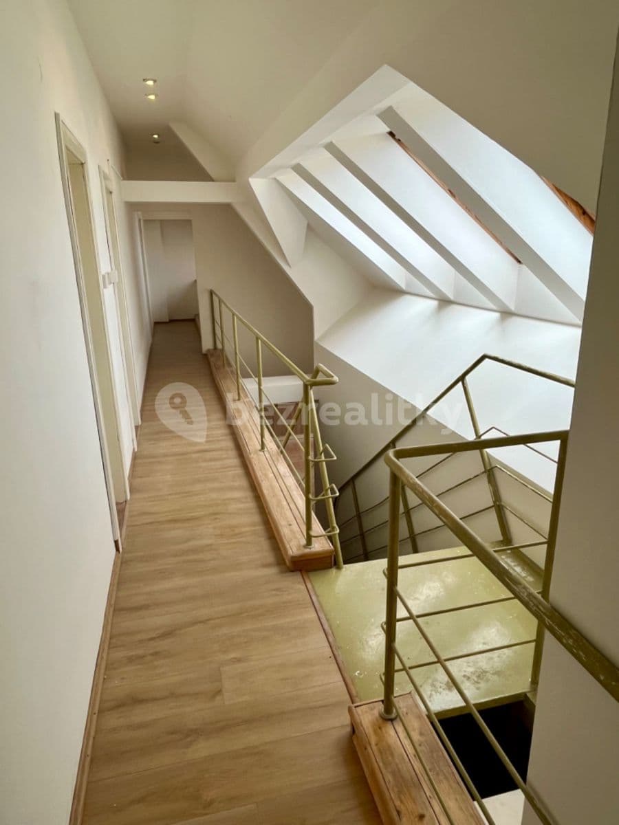 Prenájom bytu 7-izbový 250 m², Trojanova, Praha, Praha Prenájom bytu 7-izbový 250 m², Trojanova, Praha, Praha