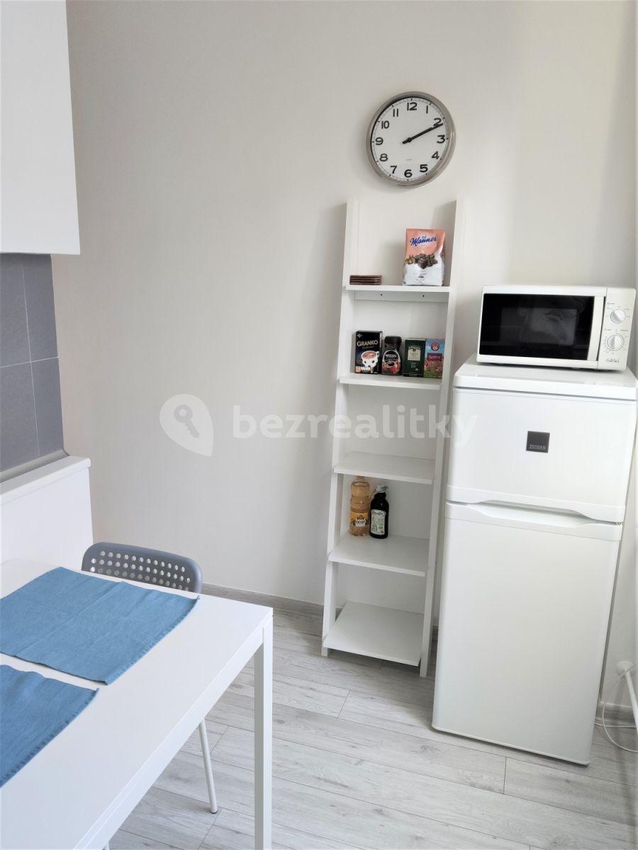Prenájom bytu 1-izbový 40 m², Mamateyova, Petržalka, Bratislavský kraj