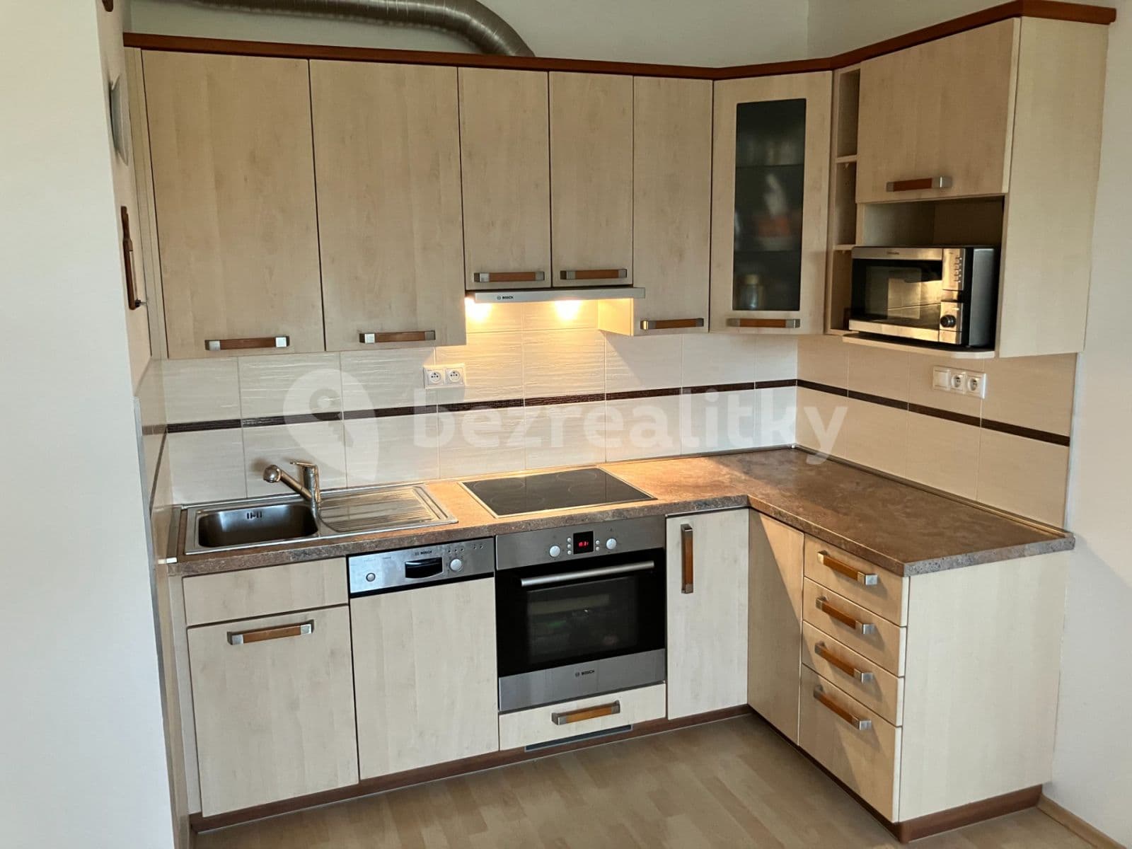 Prenájom bytu 2-izbový 55 m², Bratislavská, Praha, Praha Prenájom bytu 2-izbový 55 m², Bratislavská, Praha, Praha