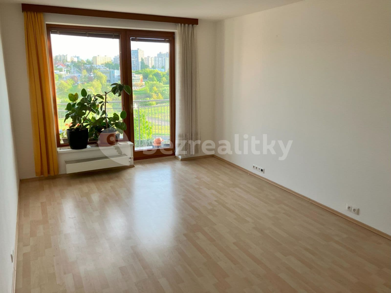 Prenájom bytu 2-izbový 55 m², Bratislavská, Praha, Praha Prenájom bytu 2-izbový 55 m², Bratislavská, Praha, Praha