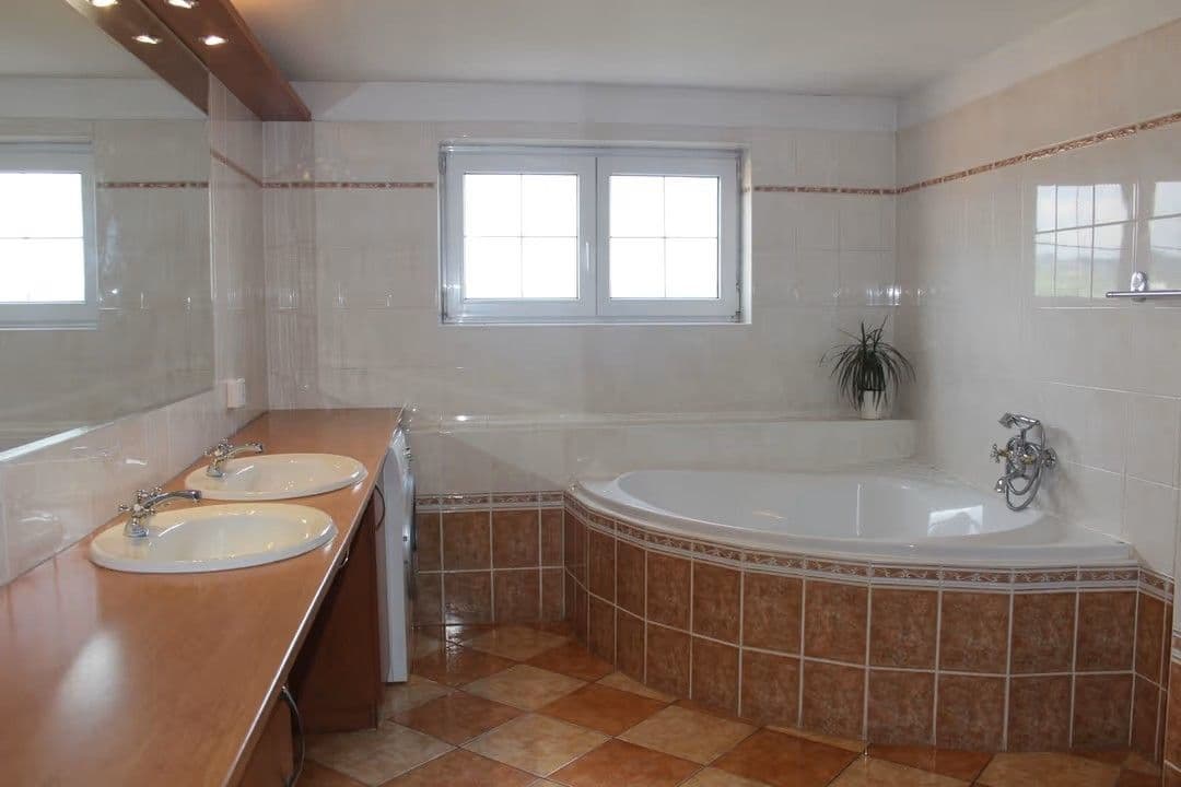 Predaj bytu 3-izbový 129 m², Merhautova, Brno, Jihomoravský kraj Predaj bytu 3-izbový 129 m², Merhautova, Brno, Jihomoravský kraj