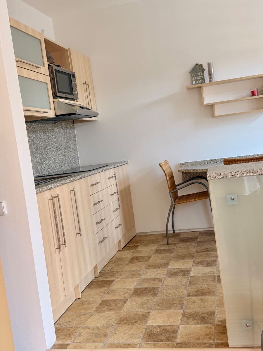 Prenájom bytu Garsoniéra 39 m², Českomoravská, Praha, Praha Prenájom bytu Garsoniéra 39 m², Českomoravská, Praha, Praha