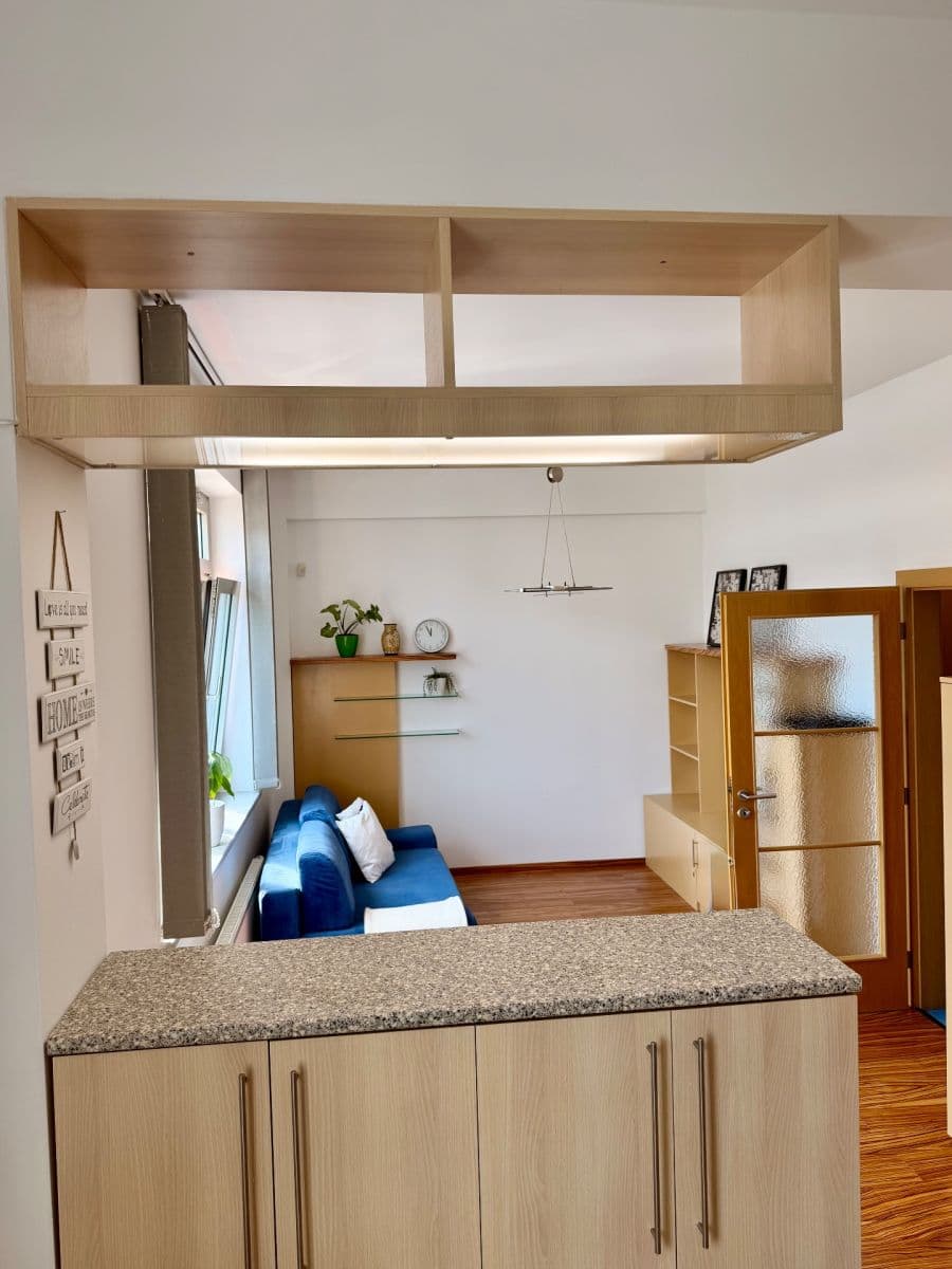 Prenájom bytu Garsoniéra 39 m², Českomoravská, Praha, Praha Prenájom bytu Garsoniéra 39 m², Českomoravská, Praha, Praha