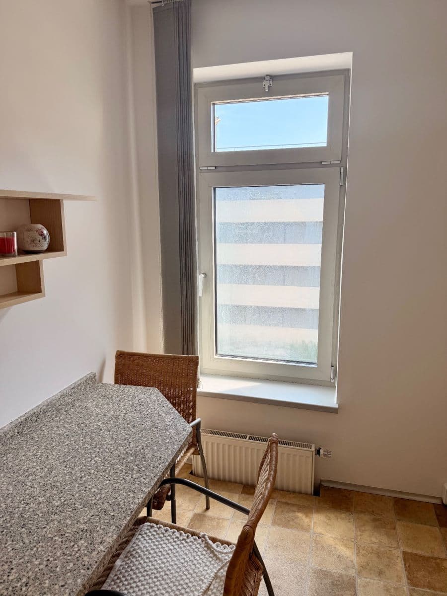 Prenájom bytu Garsoniéra 39 m², Českomoravská, Praha, Praha Prenájom bytu Garsoniéra 39 m², Českomoravská, Praha, Praha