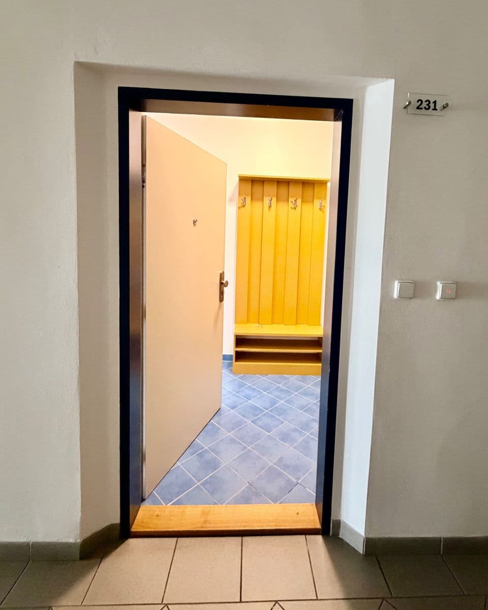Prenájom bytu Garsoniéra 39 m², Českomoravská, Praha, Praha Prenájom bytu Garsoniéra 39 m², Českomoravská, Praha, Praha