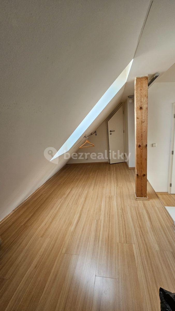 Prenájom bytu 2-izbový 67 m², Roháčova, Praha, Praha