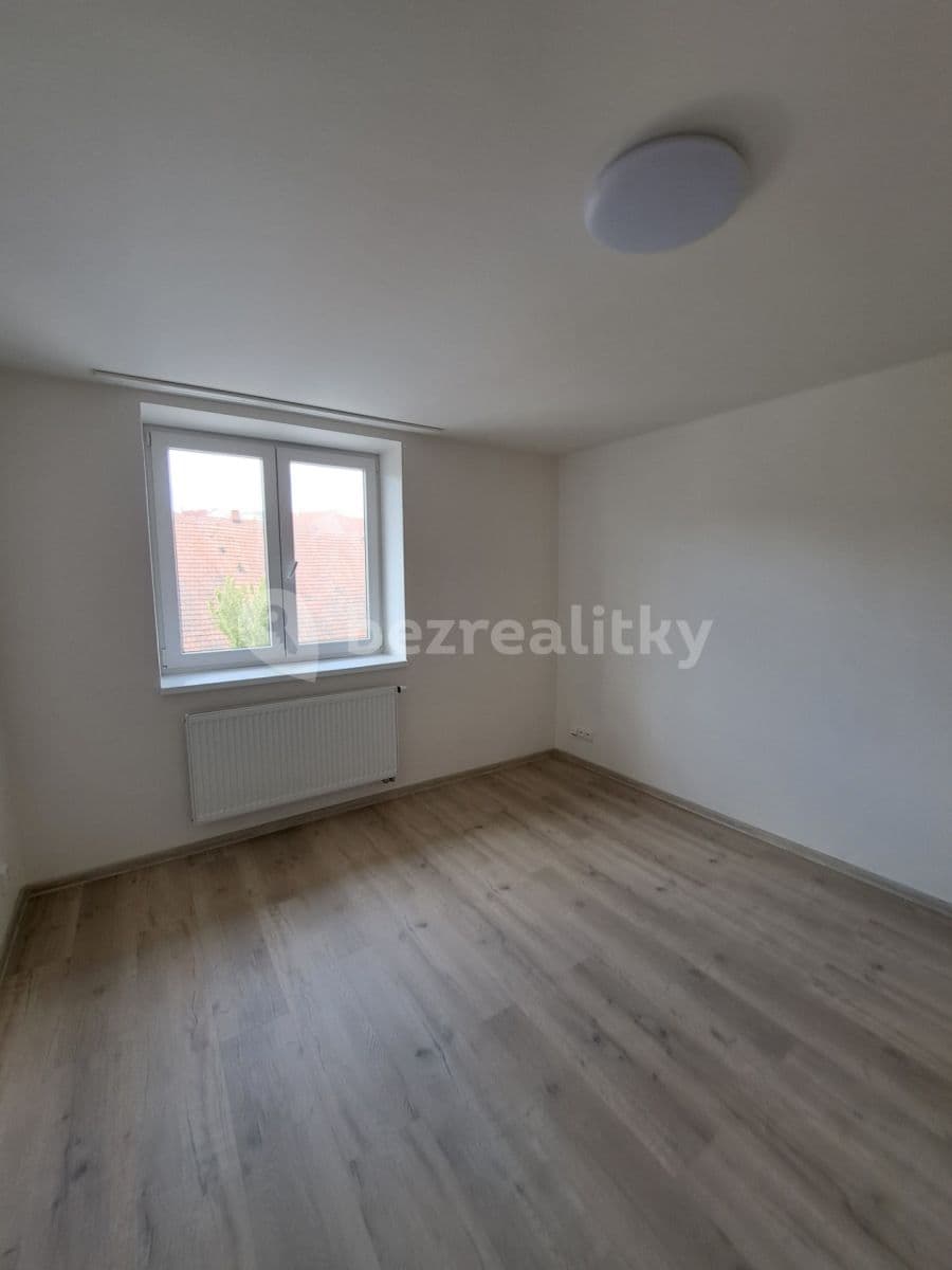 Prenájom bytu 3-izbový 55 m², Bratrská, Bystřice nad Pernštejnem, Kraj Vysočina Prenájom bytu 3-izbový 55 m², Bratrská, Bystřice nad Pernštejnem, Kraj Vysočina