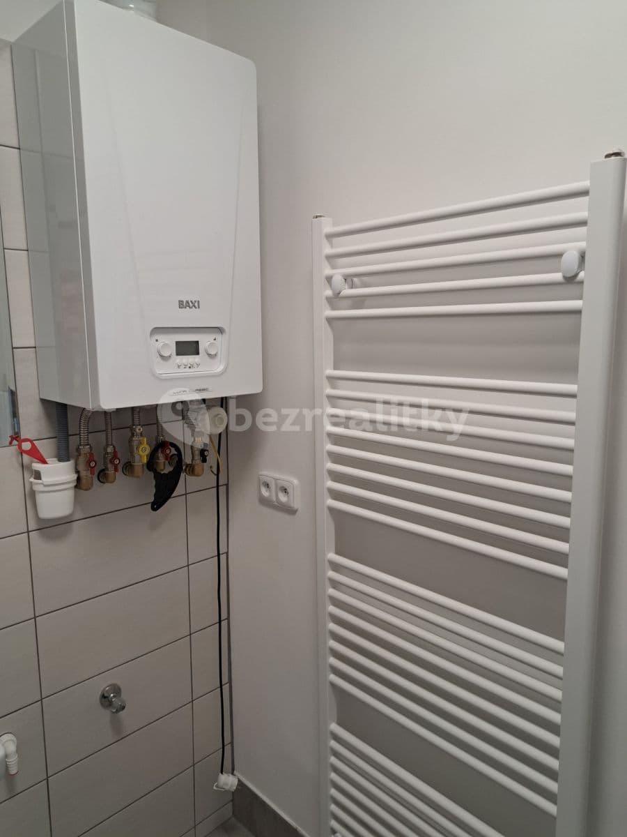 Prenájom bytu 3-izbový 55 m², Bratrská, Bystřice nad Pernštejnem, Kraj Vysočina Prenájom bytu 3-izbový 55 m², Bratrská, Bystřice nad Pernštejnem, Kraj Vysočina