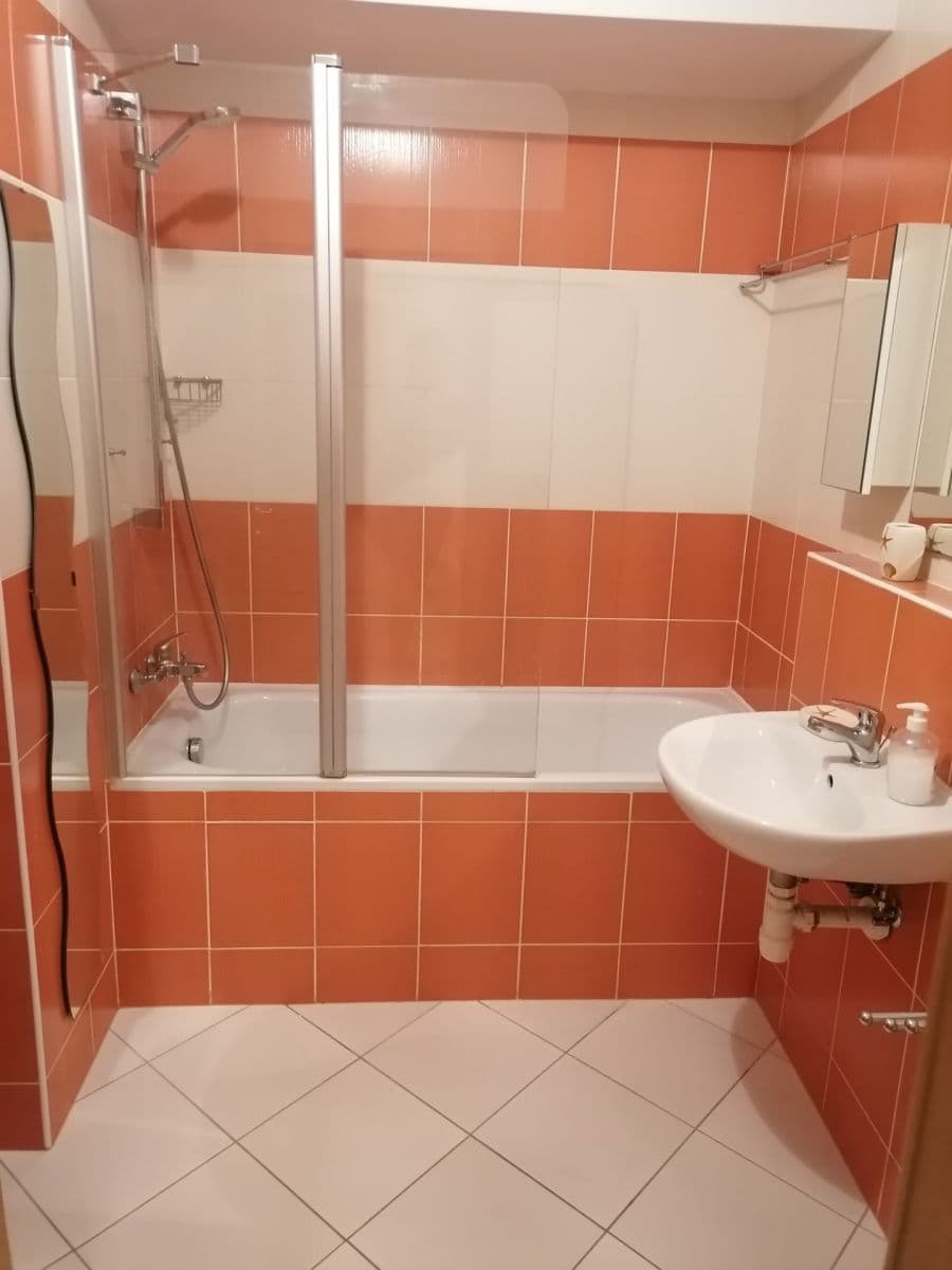 Prenájom bytu 1-izbový 42 m², Jégého, Ružinov, Bratislavský kraj Prenájom bytu 1-izbový 42 m², Jégého, Ružinov, Bratislavský kraj