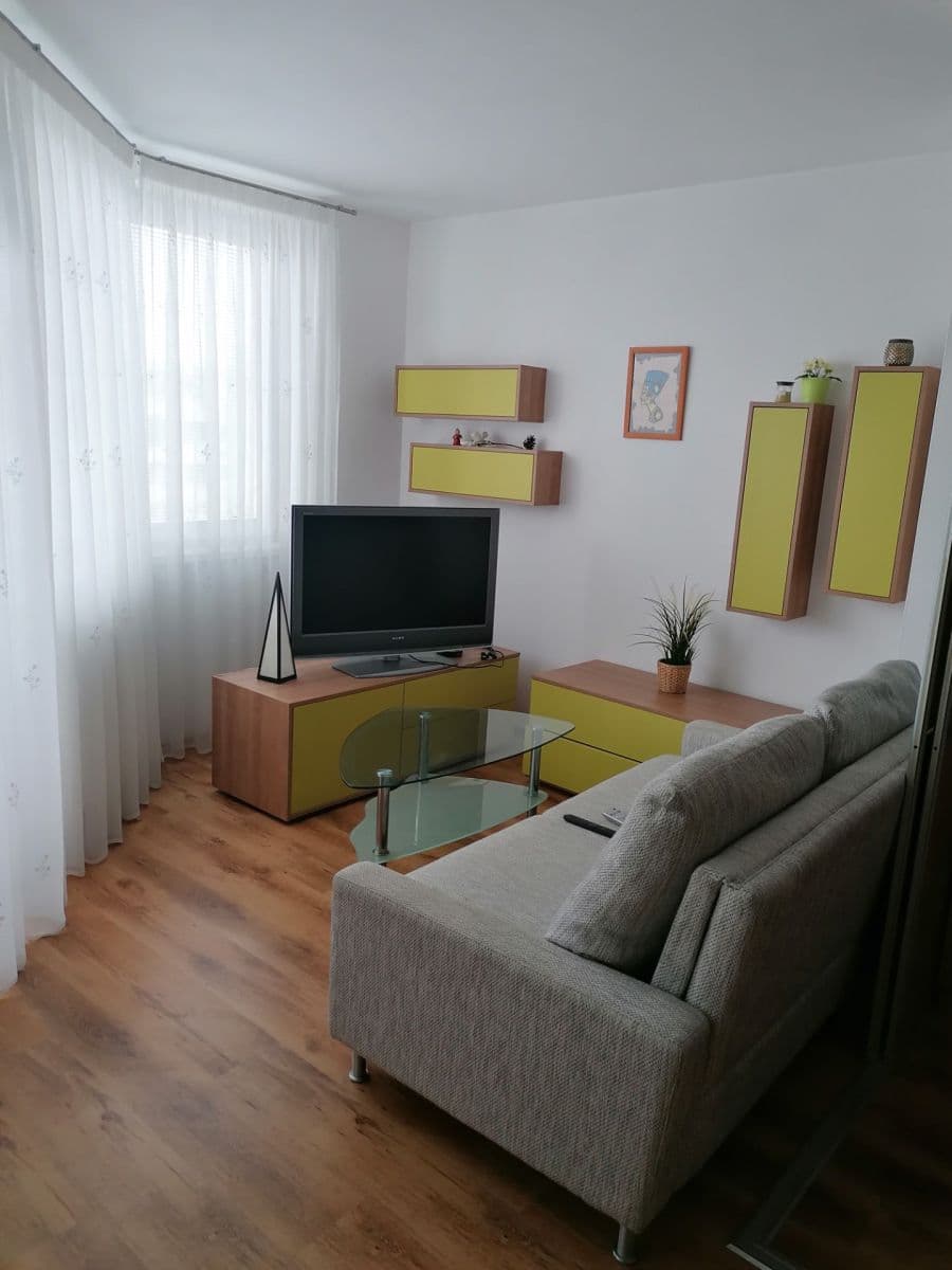 Prenájom bytu 1-izbový 42 m², Jégého, Ružinov, Bratislavský kraj Prenájom bytu 1-izbový 42 m², Jégého, Ružinov, Bratislavský kraj