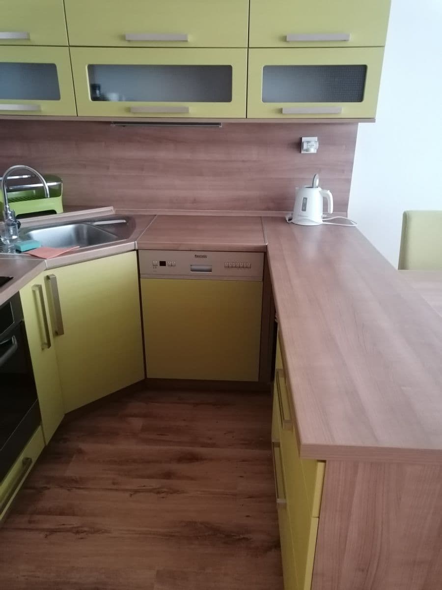 Prenájom bytu 1-izbový 42 m², Jégého, Ružinov, Bratislavský kraj Prenájom bytu 1-izbový 42 m², Jégého, Ružinov, Bratislavský kraj