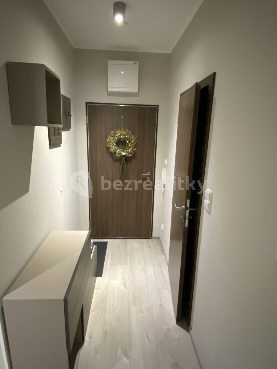 Prenájom bytu 3-izbový 88 m², Honzíkova, Praha, Praha