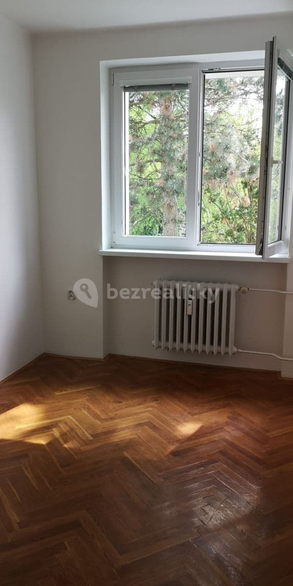 Prenájom bytu 4-izbový 69 m², Danielova, Praha, Praha Prenájom bytu 4-izbový 69 m², Danielova, Praha, Praha