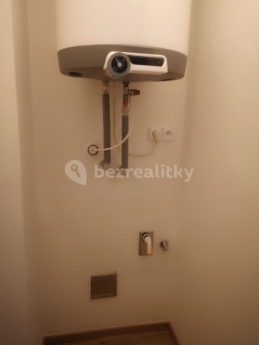 Prenájom bytu 4-izbový 69 m², Danielova, Praha, Praha Prenájom bytu 4-izbový 69 m², Danielova, Praha, Praha