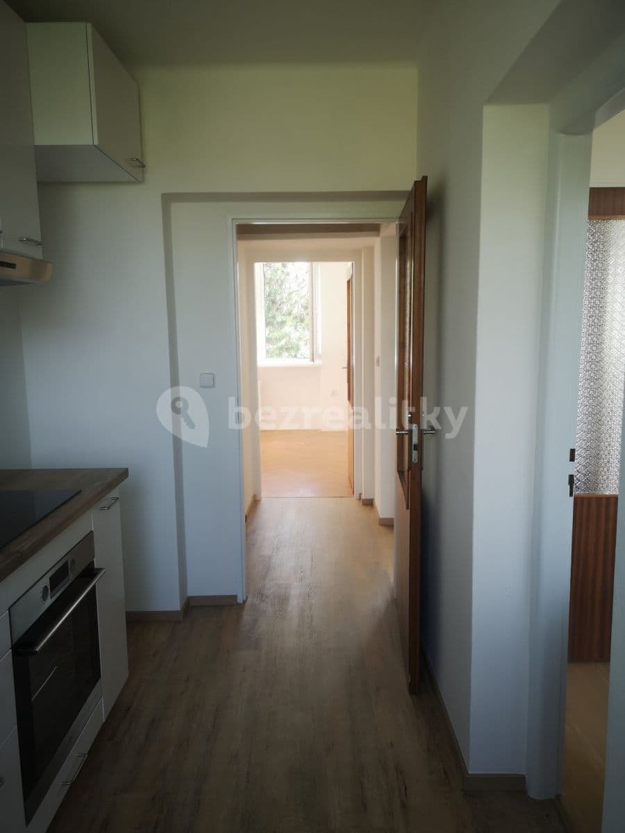 Prenájom bytu 4-izbový 69 m², Danielova, Praha, Praha Prenájom bytu 4-izbový 69 m², Danielova, Praha, Praha