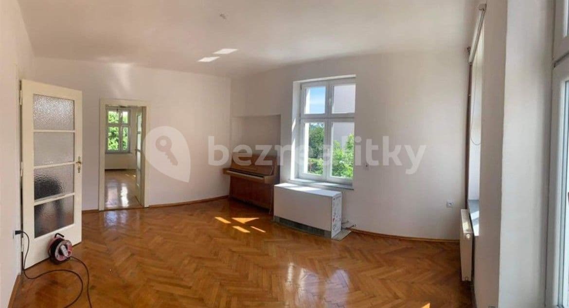 Prenájom bytu 3-izbový 120 m², Na Čihadle, Praha, Praha