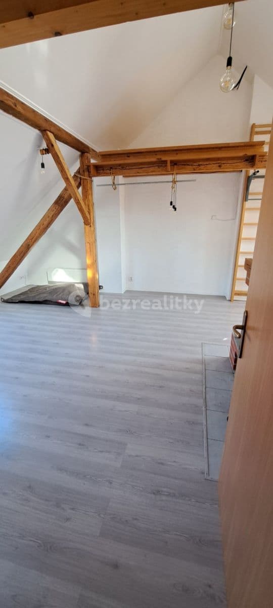 Prenájom bytu 2-izbový 68 m², Vrchlického, Kralupy nad Vltavou, Středočeský kraj