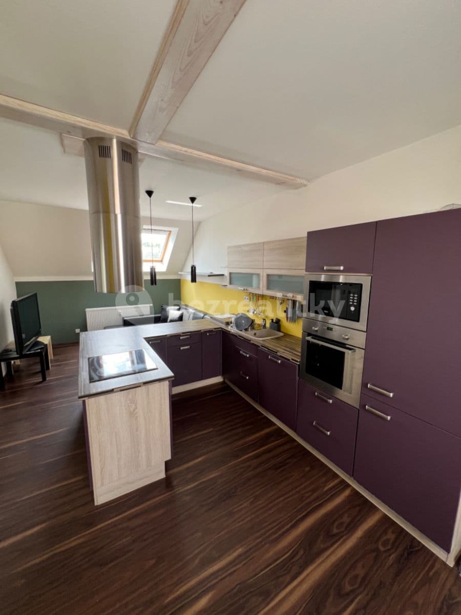 Prenájom bytu 3-izbový 61 m², Jakubská náves, Tachlovice, Středočeský kraj Prenájom bytu 3-izbový 61 m², Jakubská náves, Tachlovice, Středočeský kraj