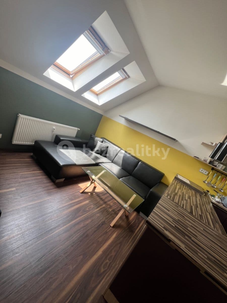 Prenájom bytu 3-izbový 61 m², Jakubská náves, Tachlovice, Středočeský kraj Prenájom bytu 3-izbový 61 m², Jakubská náves, Tachlovice, Středočeský kraj