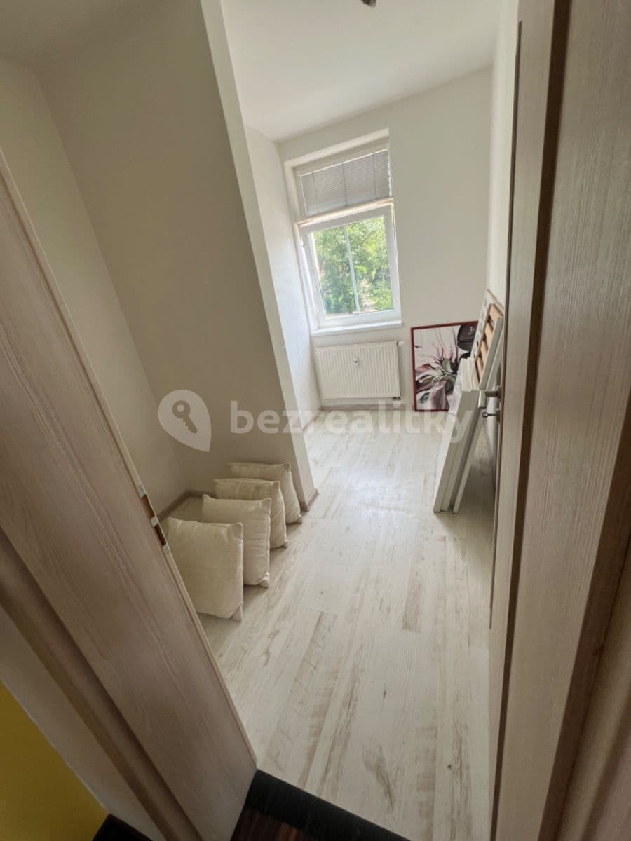 Prenájom bytu 3-izbový 61 m², Jakubská náves, Tachlovice, Středočeský kraj Prenájom bytu 3-izbový 61 m², Jakubská náves, Tachlovice, Středočeský kraj