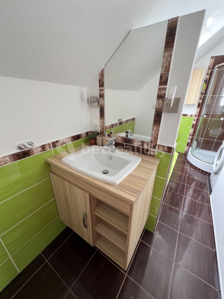 Prenájom bytu 3-izbový 61 m², Jakubská náves, Tachlovice, Středočeský kraj Prenájom bytu 3-izbový 61 m², Jakubská náves, Tachlovice, Středočeský kraj