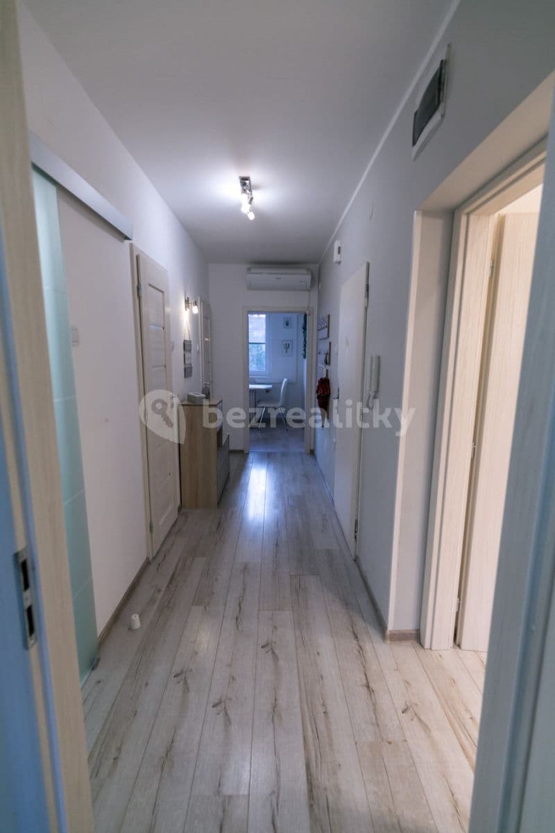 Prenájom bytu 2-izbový 68 m², Astrová, Ružinov, Bratislavský kraj