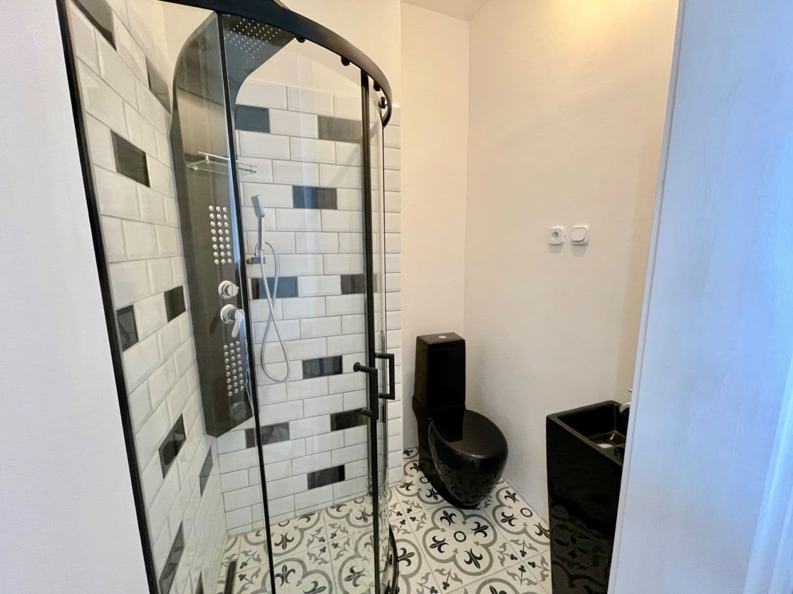 Predaj bytu 3-izbový 92 m², Holečkova, Praha, Praha Predaj bytu 3-izbový 92 m², Holečkova, Praha, Praha