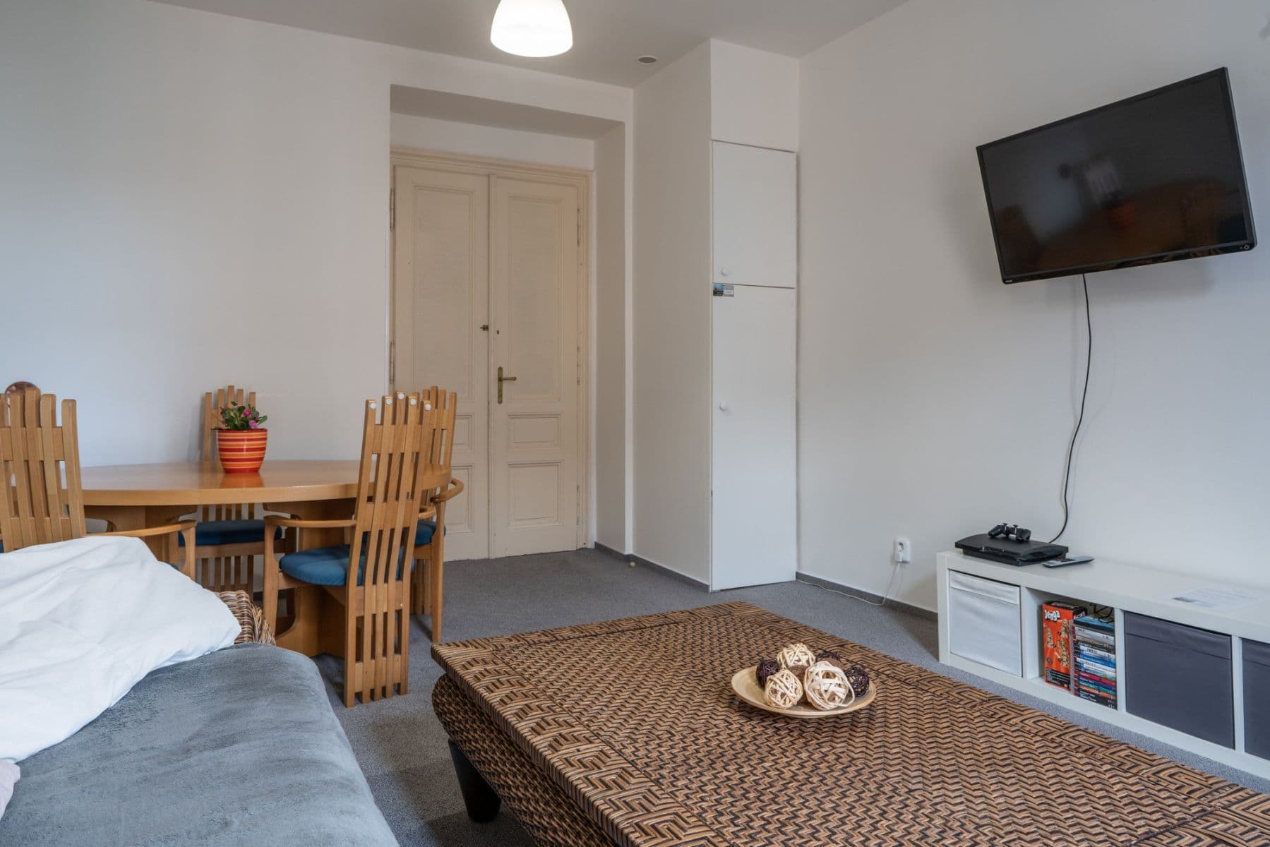 Prenájom bytu 79 m², Polská, Praha, Praha Prenájom bytu 79 m², Polská, Praha, Praha