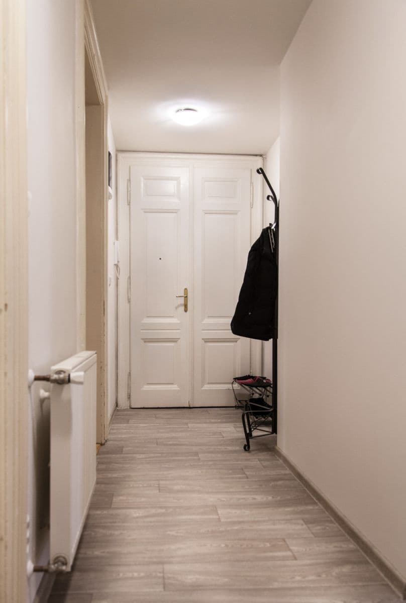 Prenájom bytu 79 m², Polská, Praha, Praha Prenájom bytu 79 m², Polská, Praha, Praha