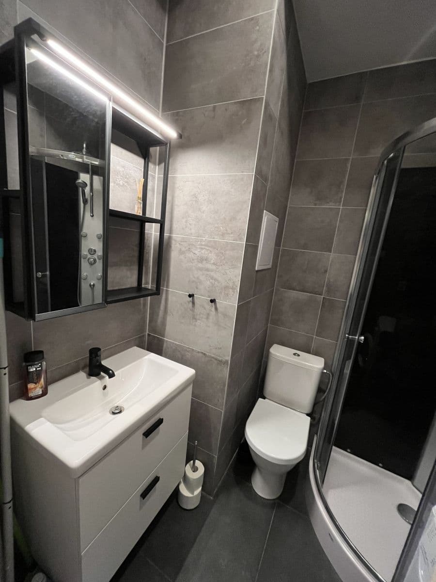 Prenájom bytu 33 m², Sokolovská, Praha, Praha Prenájom bytu 33 m², Sokolovská, Praha, Praha