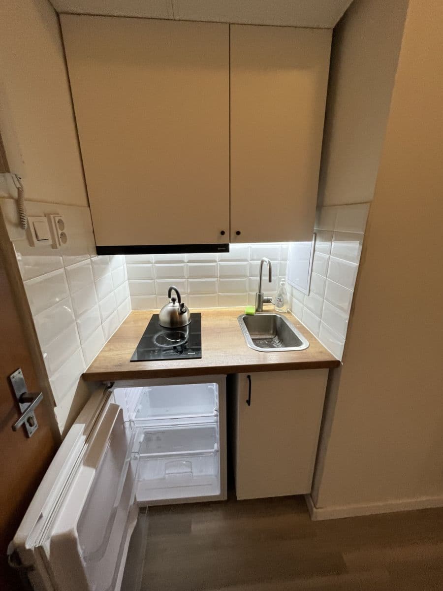 Prenájom bytu 33 m², Sokolovská, Praha, Praha Prenájom bytu 33 m², Sokolovská, Praha, Praha