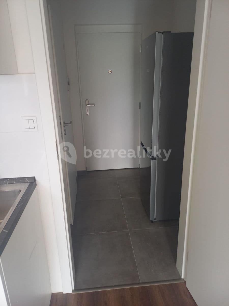 Prenájom bytu 1-izbový 25 m², Poděbradova, Brno, Jihomoravský kraj Prenájom bytu 1-izbový 25 m², Poděbradova, Brno, Jihomoravský kraj