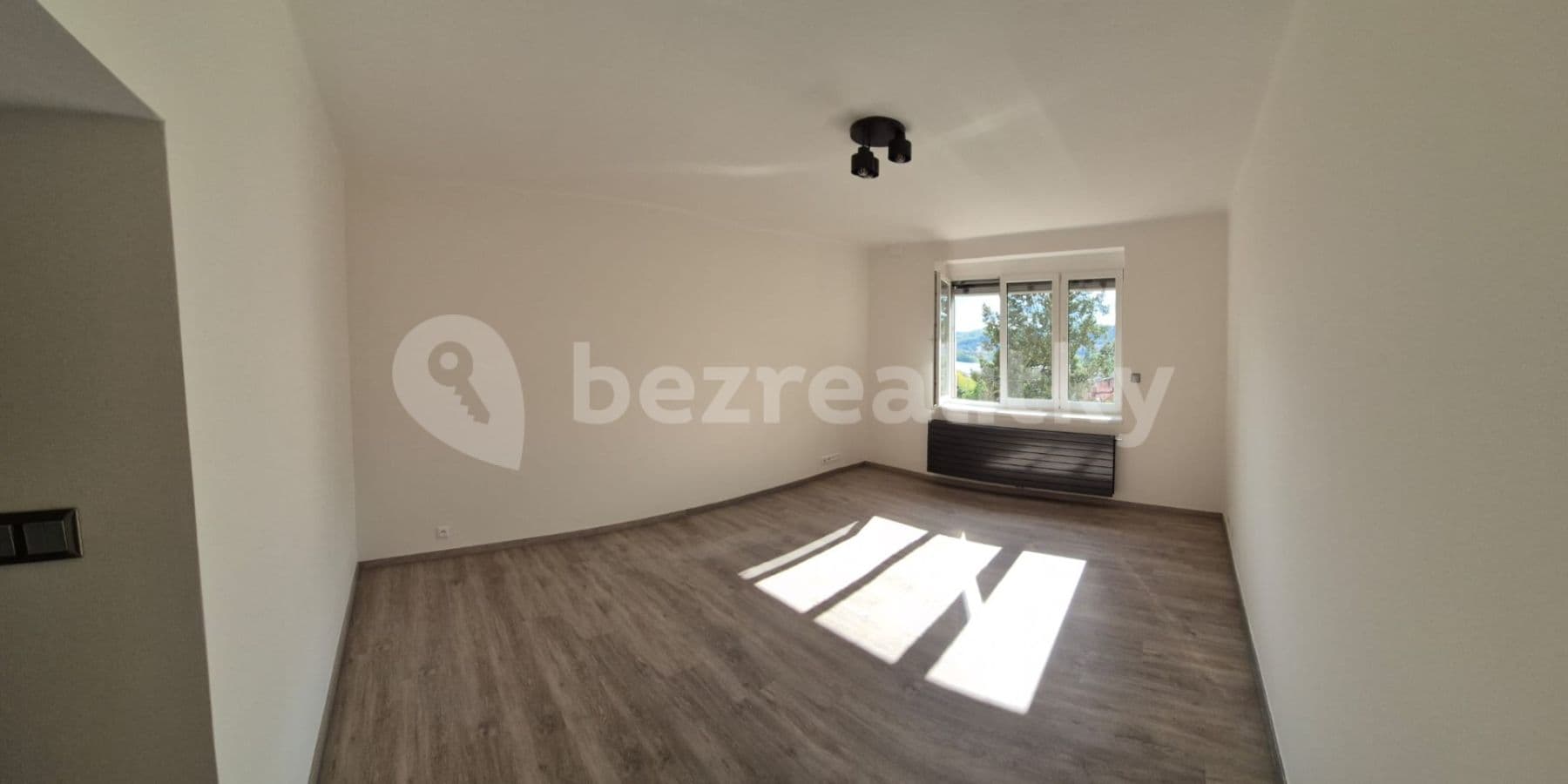Prenájom bytu 1-izbový 41 m², Podolské nábřeží, Praha, Praha