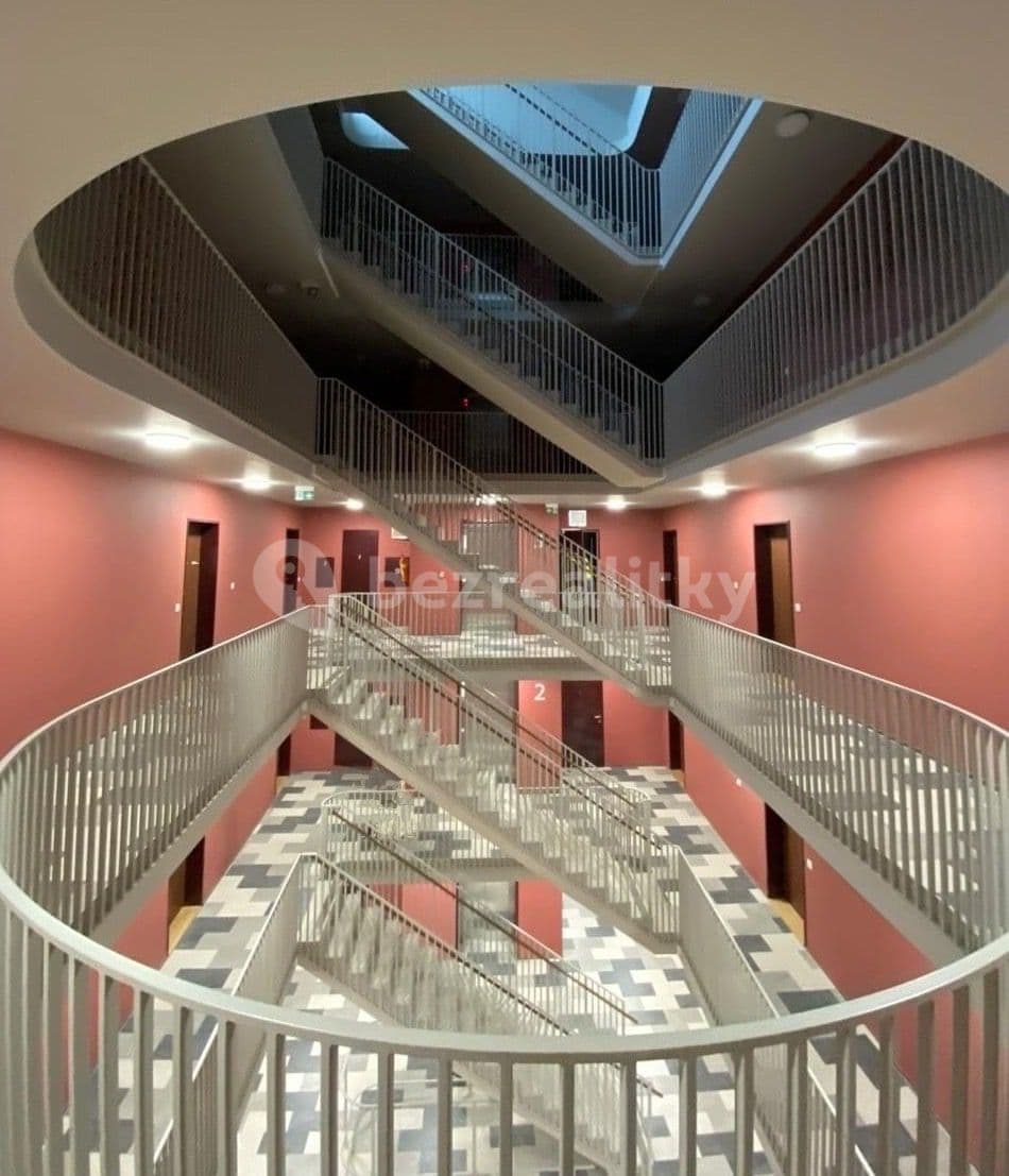 Prenájom bytu 1-izbový 41 m², Vrátnická, Praha, Praha Prenájom bytu 1-izbový 41 m², Vrátnická, Praha, Praha