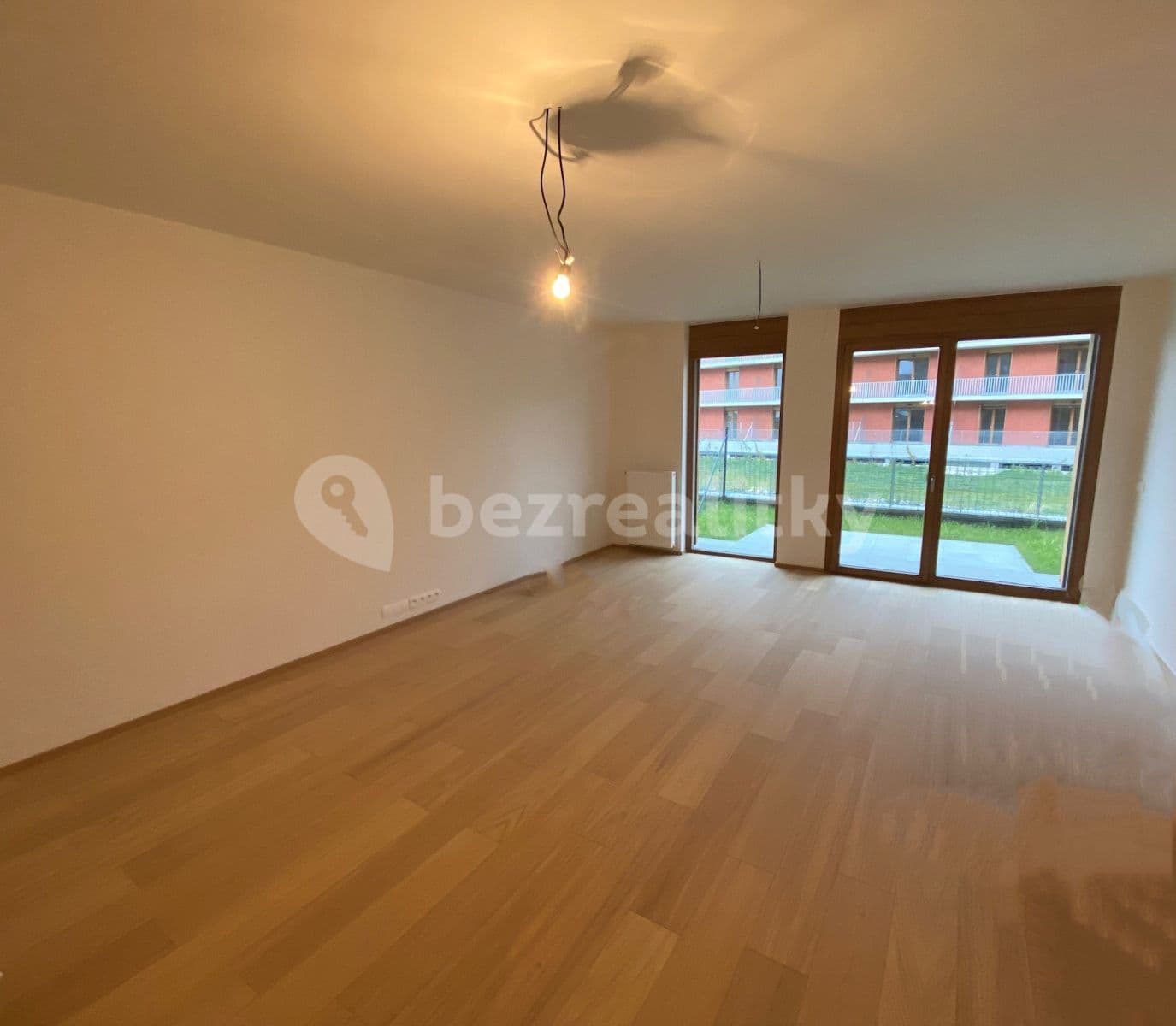 Prenájom bytu 1-izbový 41 m², Vrátnická, Praha, Praha Prenájom bytu 1-izbový 41 m², Vrátnická, Praha, Praha