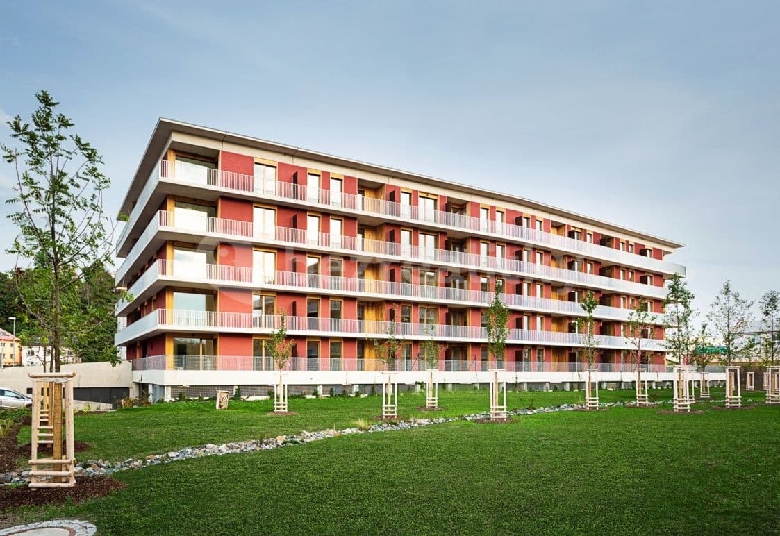 Prenájom bytu 1-izbový 41 m², Vrátnická, Praha, Praha Prenájom bytu 1-izbový 41 m², Vrátnická, Praha, Praha