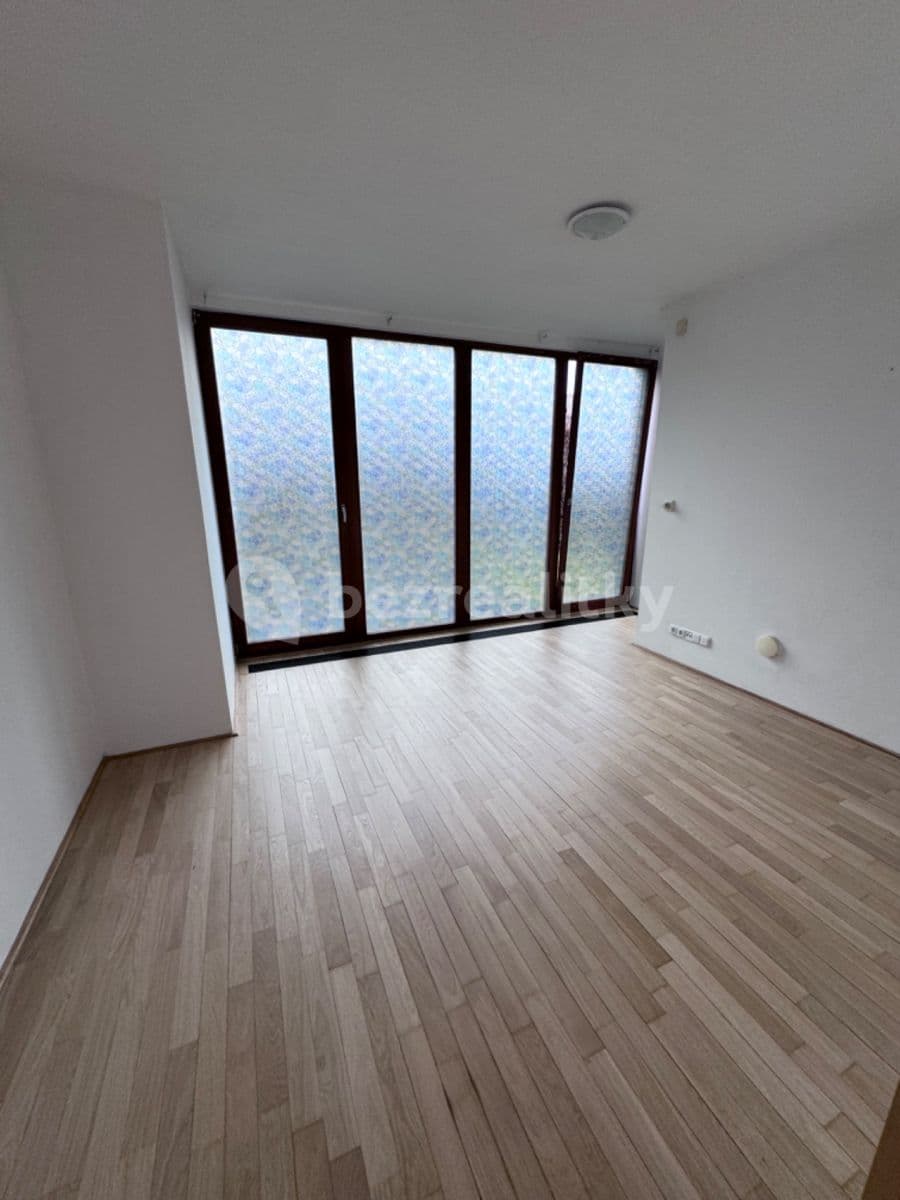 Prenájom bytu 2-izbový 59 m², Šermířská, Praha, Praha