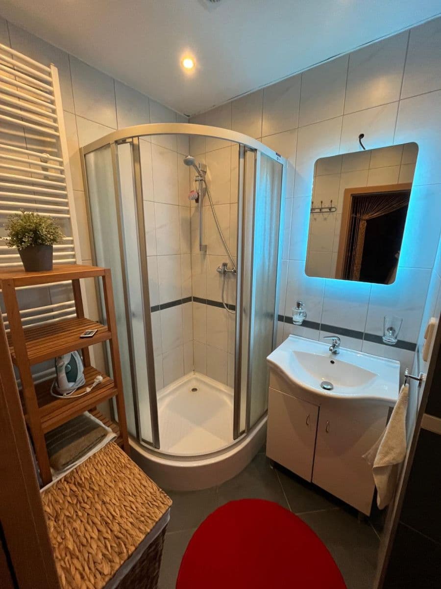 Prenájom bytu 32 m², Hadovitá, Praha, Praha Prenájom bytu 32 m², Hadovitá, Praha, Praha