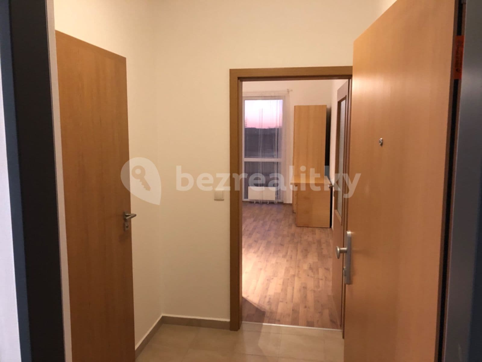 Prenájom bytu 1-izbový 27 m², Bolzanova, Chýně, Středočeský kraj Prenájom bytu 1-izbový 27 m², Bolzanova, Chýně, Středočeský kraj